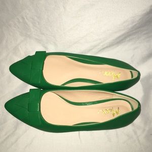 Mixx Shuz size 8 green Irma shoes